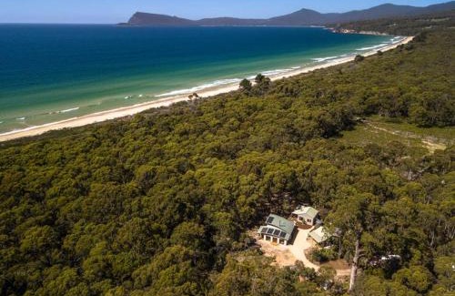 South Bruny House | Three Little Pigs Escape - Main and Cabin - OFF GRID property