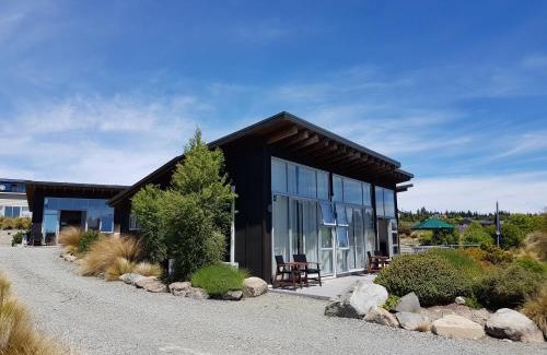 Lake Tekapo Cabin | Three Rivers Lodge
