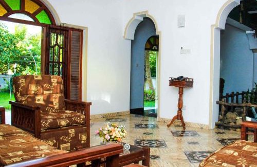 Kaduruduwa Bed & Breakfast | Three Shades