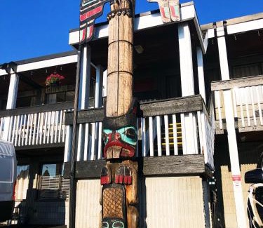 North Cowichan Hotel | Thunderbird Motor Inn