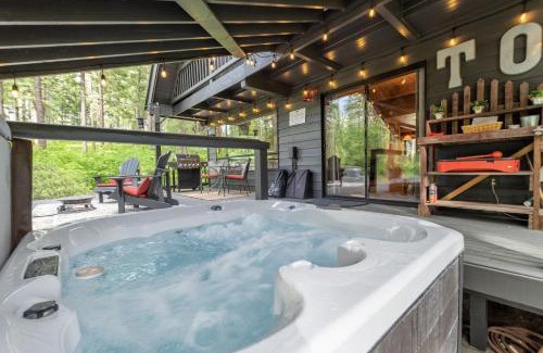 Ardenvoir House | Thyme Out by NW Comfy Cabins