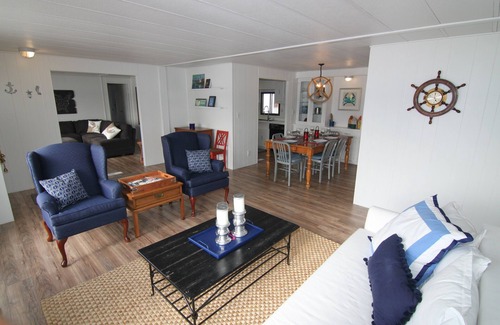 Belfair House | Tide's End Beach House - ON THE WATER - North Shore at Hood Canal