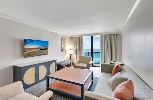 Palm Beach Hotel | Tideline Palm Beach Ocean Resort and Spa
