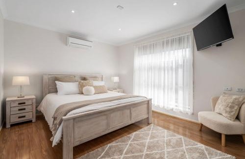 Indented Head House | Tides Edge
