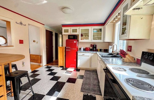 Trenton House | Tideside Beach House