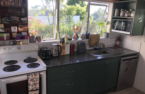 Tauranga House | Tidy and cozy cottage with private tropical garden 10 mins to Mount Maunganui