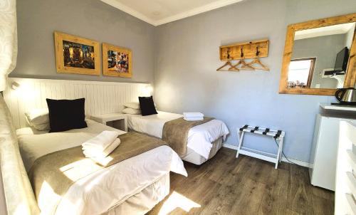 Walvis Bay Bed & Breakfast | Tiende Laan Bed & Breakfast and Self-Catering