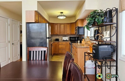 Mount Jackson Ski Chalet | Tiger's Den chalet - quiet mountain comfort!
