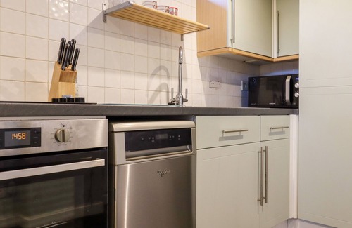 Udimore Cottage | TILLINGHAM VIEW, pet friendly, character holiday cottage in Broad Oak