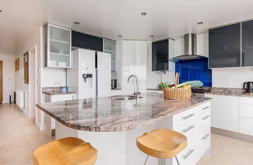 Langton Matravers Cottage | Tilshead - beautifully appointed home for the extended family