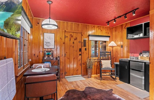 Colorado Springs Cabin | Timber Lodge Cabin #20