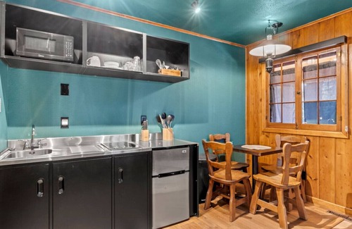 Colorado Springs Cabin | Timber Lodge Cabin #26