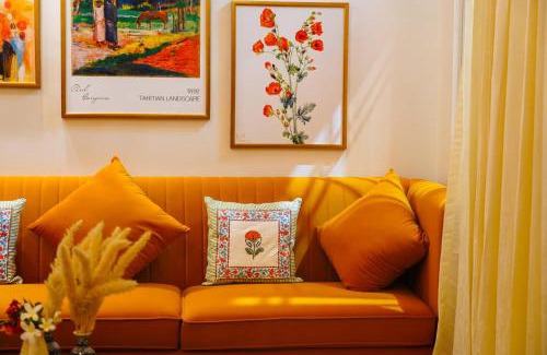 Malviya Nagar Apartment | Timber Luxe Atelier
