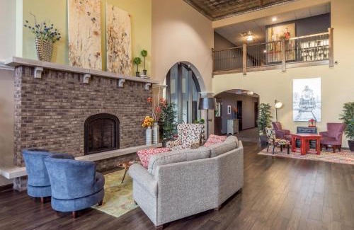 Staples Hotel | Timberlake Hotel