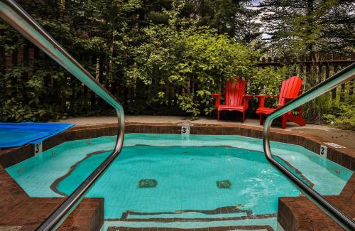 East Kootenay Apartment | Timberline Lodge by StayIn