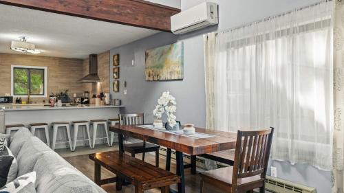 Village at Camelback House | Timberline Retreat by AvantStay Forest Views Minutes to Camelback Resort