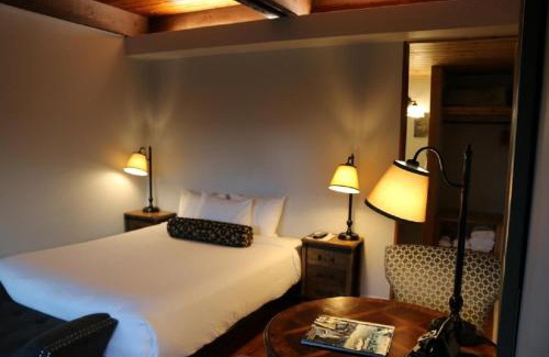 Downtown Eugene Hotel | Timbers Inn