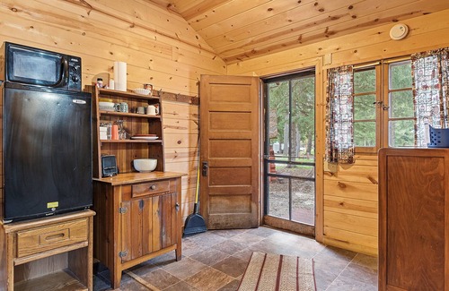 Cheyenne Crossing Cabin | Timbertop Cabin in Spearfish Canyon
