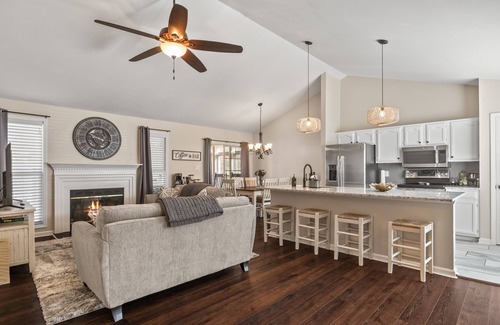 Northeast Raleigh House | Time To Relax in Raleigh