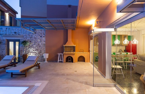 Pigi Villa | Timeless Elegance Embraced by Comfort and Bliss