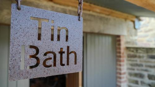 Aller Apartment | Tin Bath