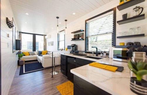 Waco Apartment | Tiny Container Home with Rooftop Deck