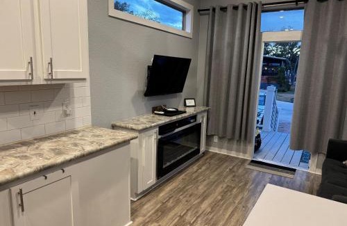 Austin Resort | Tiny Cozy Cabin Away From Home