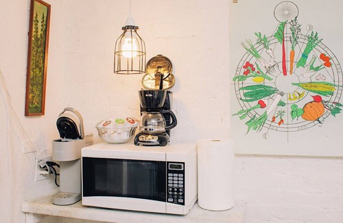 Gravois Park Apartment | Tiny Cozy Cottage in a Big City Park Free