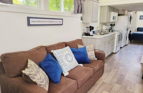 Vian House | Tiny Getaway at Ten Killer