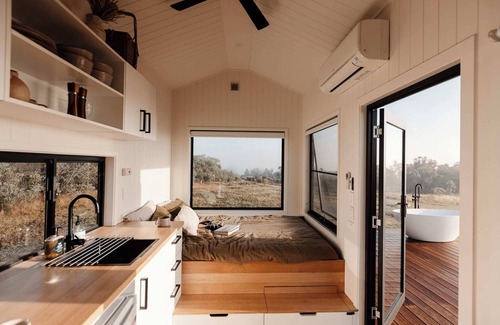 Monivae Cabin | Tiny Harry Summary: D