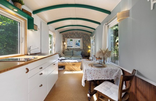Fitzen House | Tiny Home 'Alma' with Private Garden and Wi-Fi