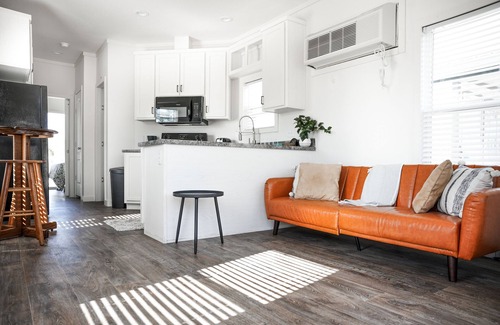 Wyldwood House | Tiny Home Experience - Ideal for Solo Travelers, Couples, or Small Groups! π‘β¨
