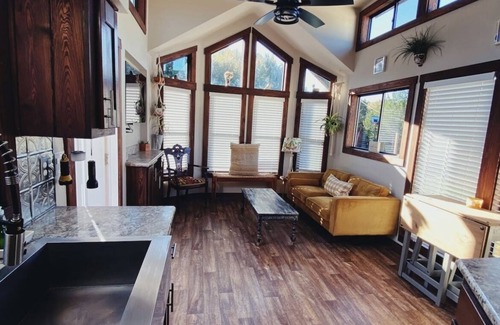 Dennis House | Tiny Home - Peaceful and Secluded