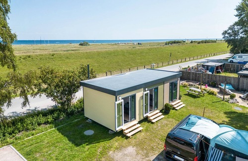 Dahme House | Tiny Home 'Surfbrett 2' with Shared Garden and Wi-Fi