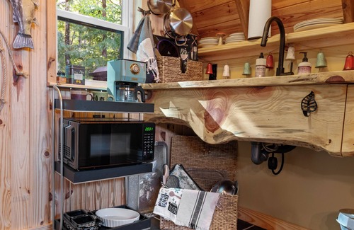 Henderson Cabin | Tiny House at Wishing Creek
