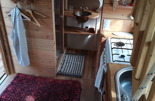 Saint-Segal House | Tiny house close to the Sea & Ocean (20 min.) on an organic agro-ecologic farm.