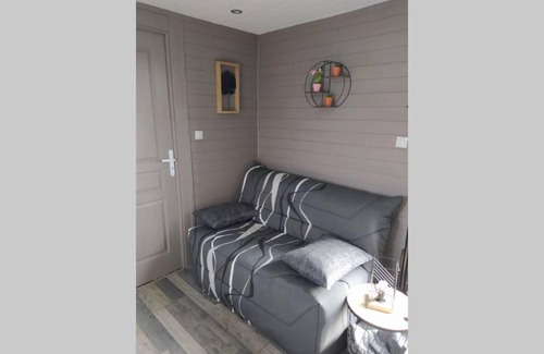 Amecourt Apartment | Tiny house