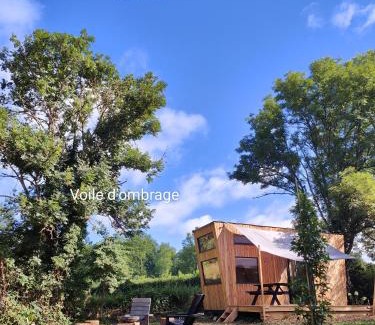 Saint-Jacques-d'Ambur Ski Chalet | Tiny house AMBUR