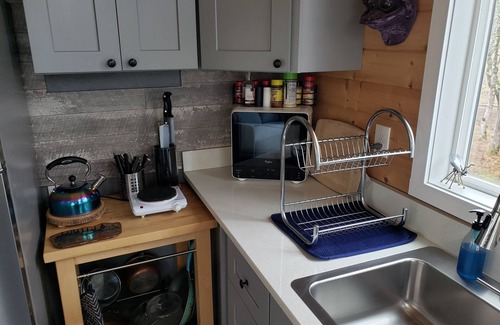 Molalla Cabin | Tiny House is a Quiet Oak Grove