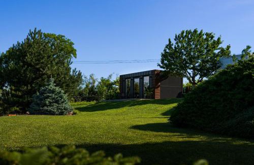 Kobyli Apartment | TINY HOUSE mezi sklepy