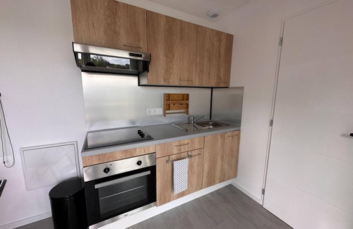 Charlieu-Belmont House | Tiny House Moderne et son Jardin Privé 5mn Roanne