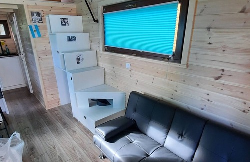 Kloster Lehnin Resort | Tiny House 'Number 2 Ernesto' with Lake View, Garden & Wi-Fi