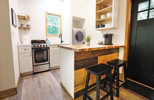 Bynum House | Tiny Tarheel: Cozy Retreat Near UNC-Tiny House