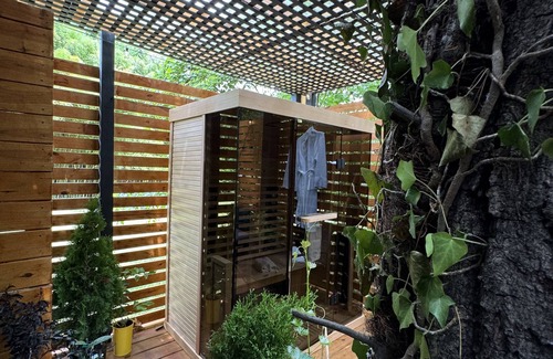Rossville Apartment | Tiny tree house