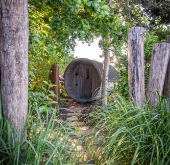Stieltjeskanaal Apartment | Tiny Wellnesslodge Wulp met sauna