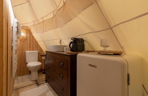 Lembeke Other | Tipi Marie met hotutub in de tuin