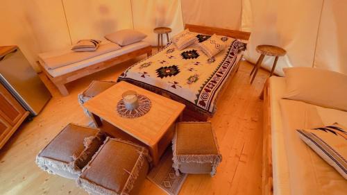 Falkenberg Apartment | Tipi Ottawa