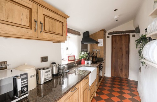 Garn Fadryn House | TIR EIRONWY, pet friendly, with a garden in Nefyn