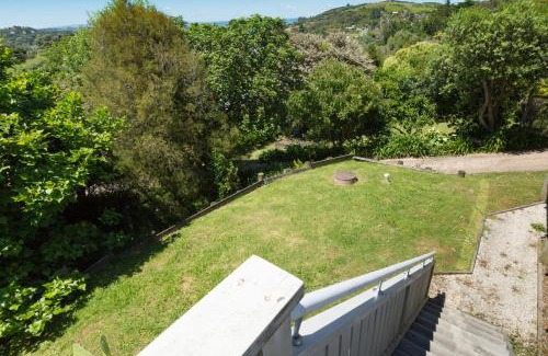 Oneroa House | Tiri Cottage - Sea Views in Oneroa by Waiheke Unlimited