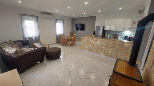 Kiskore House | Tiszaháló Apartman Ház